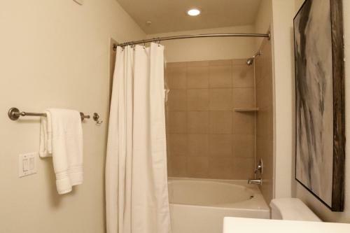 Apartamento Lovely 1 Bedroom With Study Close To All The Action!