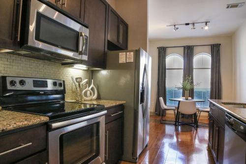 Apartamento Lovely 1 Bedroom With Study Close To All The Action!