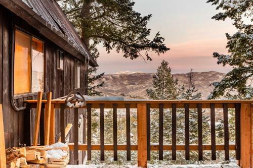 Treetop By Avantstay Rustic Secluded Cabin W Views In Summit Park