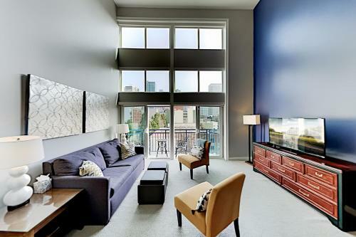 Hotel Belltown Condo Unit 733