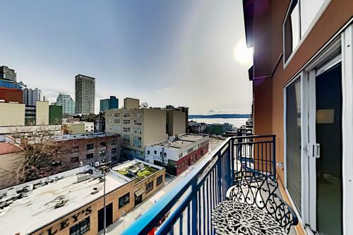 Hotel Belltown Condo Unit 733