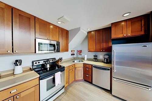 Hotel Belltown Condo Unit 733