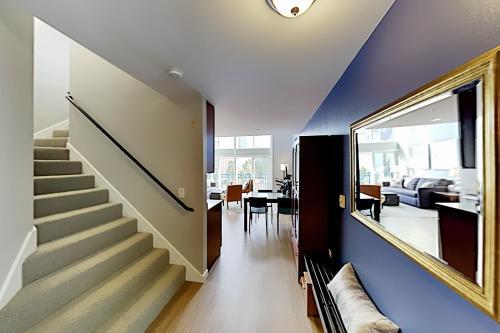 Hotel Belltown Condo Unit 733
