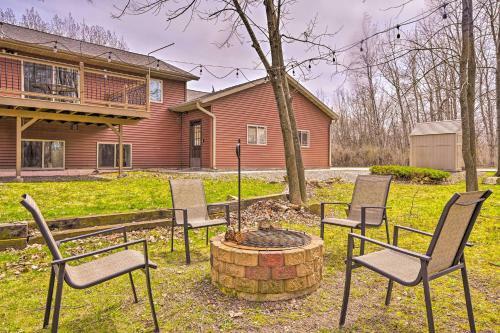 Mosinee Retreat With Fire Pit, 1 Mi To River!