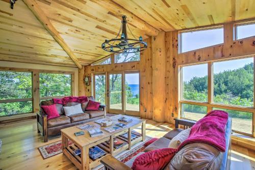 Idyllic Sturgeon Bay Cabin With Fire Pit And View