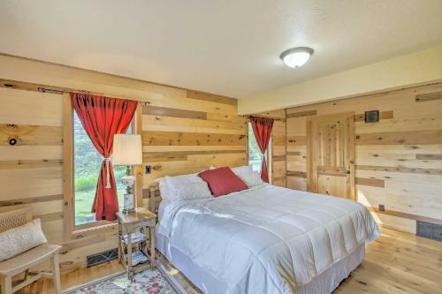 Idyllic Sturgeon Bay Cabin With Fire Pit And View