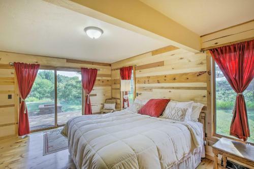 Idyllic Sturgeon Bay Cabin With Fire Pit And View