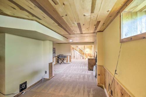 Idyllic Sturgeon Bay Cabin With Fire Pit And View
