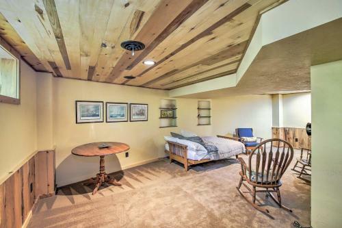 Idyllic Sturgeon Bay Cabin With Fire Pit And View