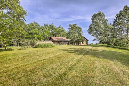 Idyllic Sturgeon Bay Cabin With Fire Pit And View