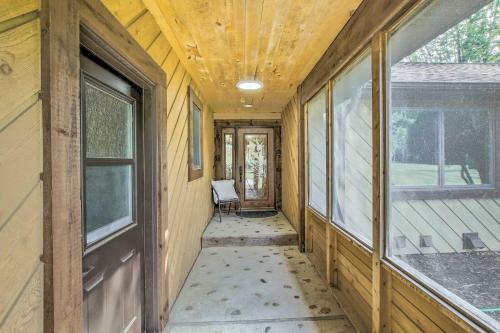 Idyllic Sturgeon Bay Cabin With Fire Pit And View
