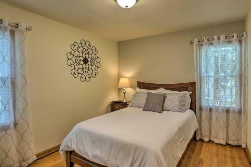 Inviting Whitefish Bay Getaway With Large Yard!
