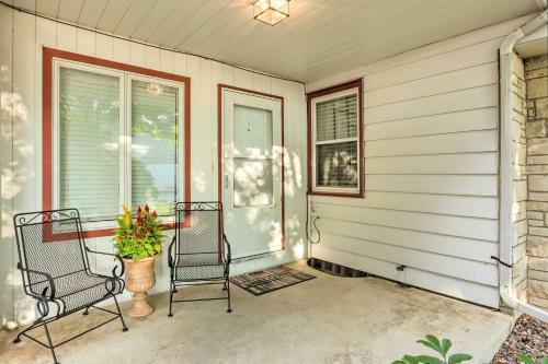 Inviting Whitefish Bay Getaway With Large Yard!