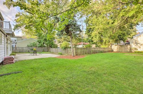 Inviting Whitefish Bay Getaway With Large Yard!
