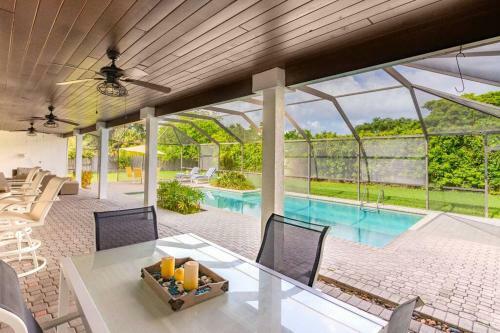 Spacious 3 Bed/2.5bath Miami Home W/ Pool!
