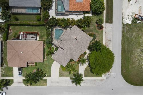 Villa Marco Island Retreat