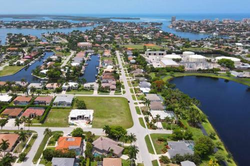 Villa Marco Island Retreat
