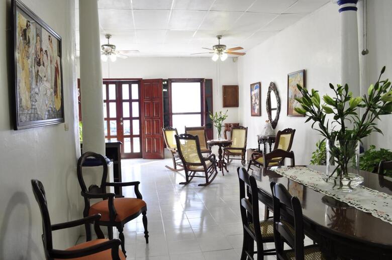 Hotel Casa Blanca