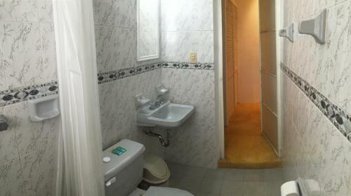 Hostal Casa De La Luz - Guesthouse