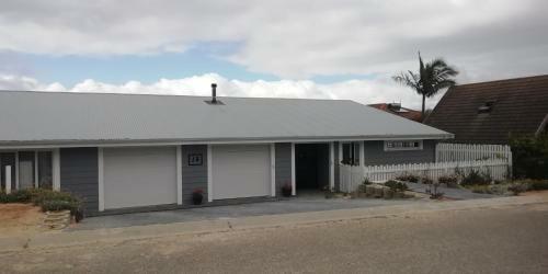 Eezy Breezy Holiday Home