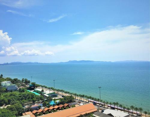 Luxury Beachfront Apartment Aeras