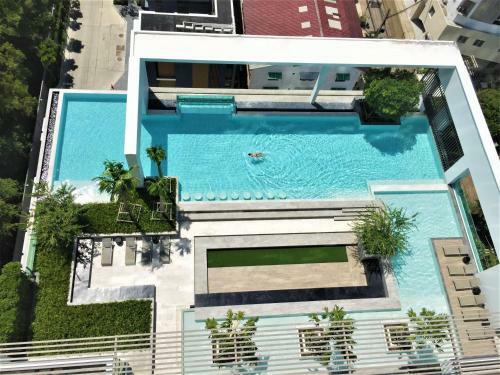 Luxury Beachfront Apartment Aeras