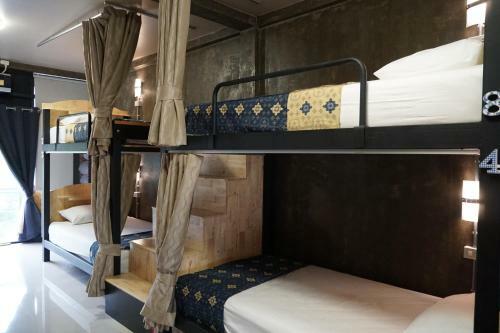Hotel Club76 Bunk Bed.