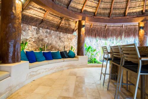 Amazing Ph Apartment And Private Jacuzzy *3bdr Up To 8ppl*