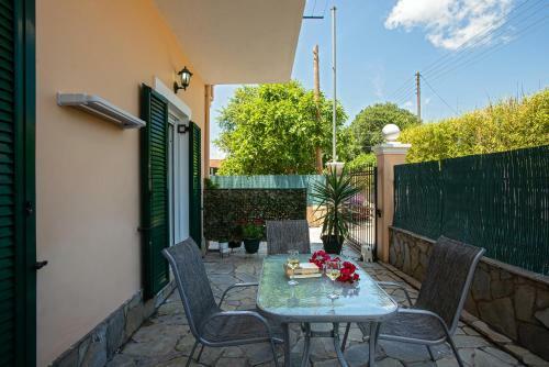 Xenia's Apartments In Alepou