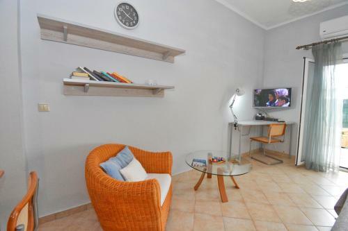 Xenia's Apartments In Alepou