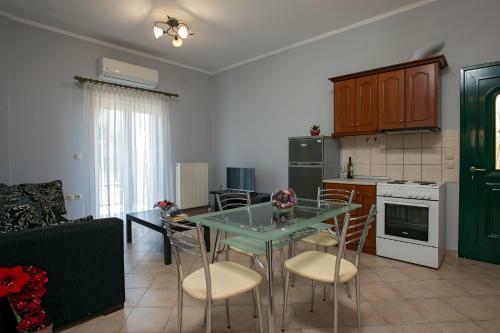 Xenia's Apartments In Alepou
