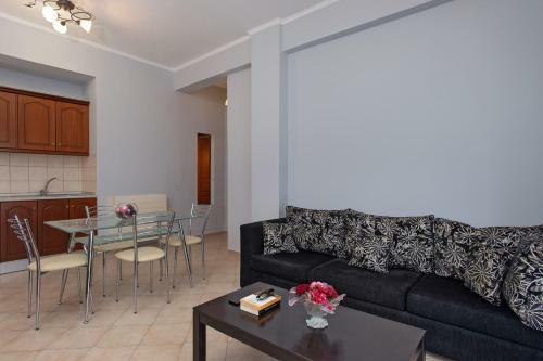 Xenia's Apartments In Alepou