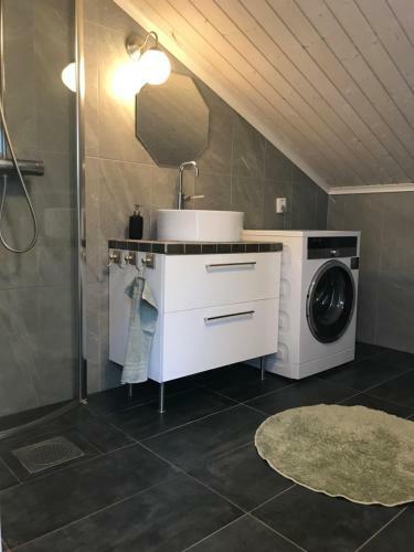 Fagerbacka Svit. Trivsam L�genhet N�ra Havet