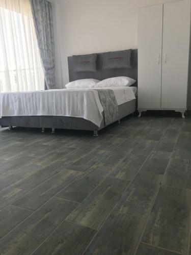 �zbek Apart