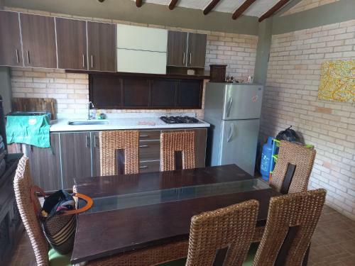 Casa Campestre Con Piscina Y 3 Habitaciones