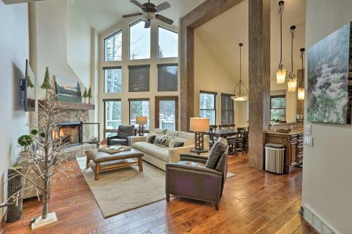 Upscale Edwards Townhome With Hot Tub And Deck!