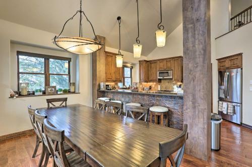 Upscale Edwards Townhome With Hot Tub And Deck!
