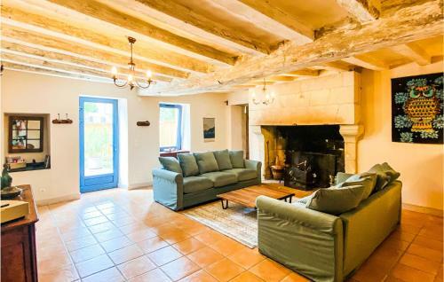Nice Home In Bourgueil With Wifi And 4 Bedrooms