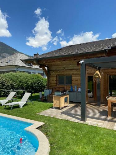 Grand Chalet � La Montagne