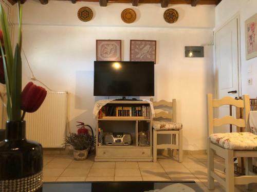Eva's House Mouresi