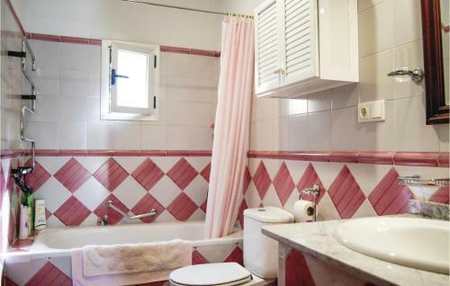 Five-bedroom Holiday Home In Cortegana