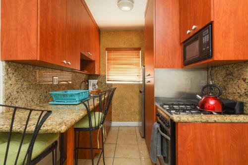 Amazing Location - Ocean Drive & Beach Front Apartment