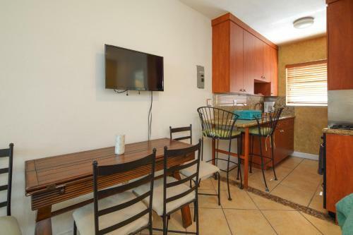 Amazing Location - Ocean Drive & Beach Front Apartment
