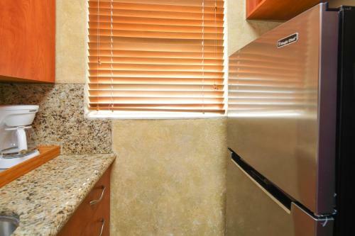 Amazing Location - Ocean Drive & Beach Front Apartment