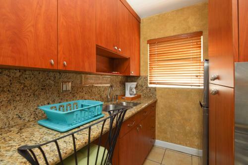 Amazing Location - Ocean Drive & Beach Front Apartment