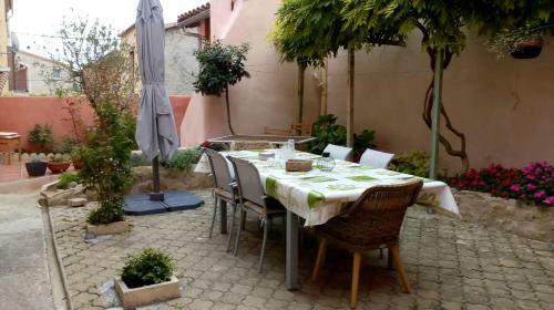 Bed & Breakfast Bnbinb La Cour Enchant�e