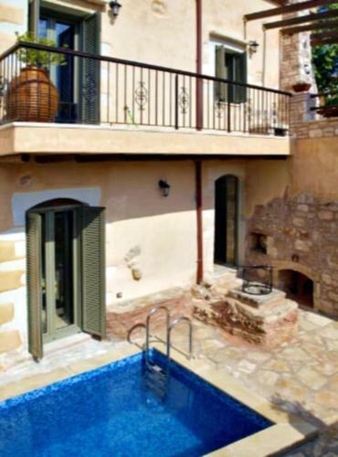 Traditional Villa In Vamos