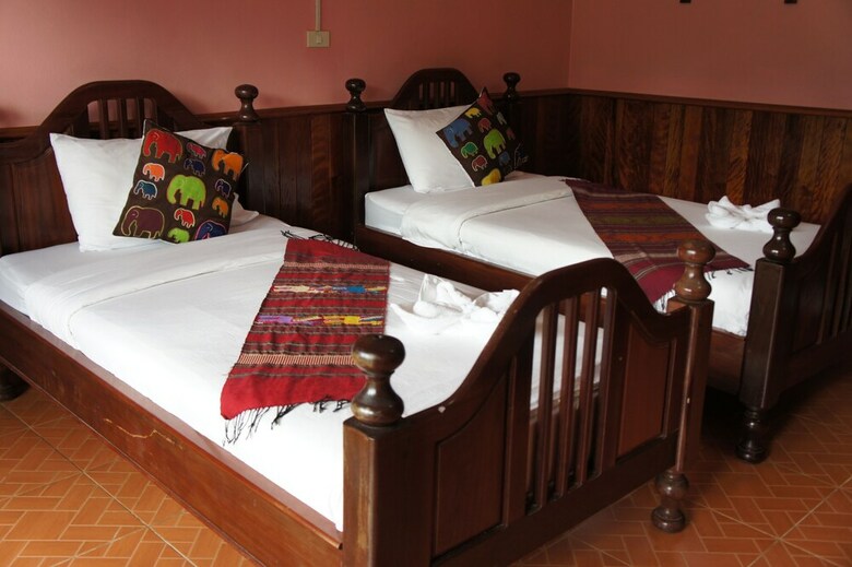 Hostal Domon Guesthouse
