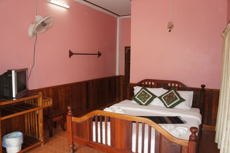 Hostal Domon Guesthouse