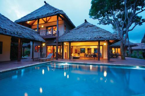 Hotel Nanuku Resort & Spa